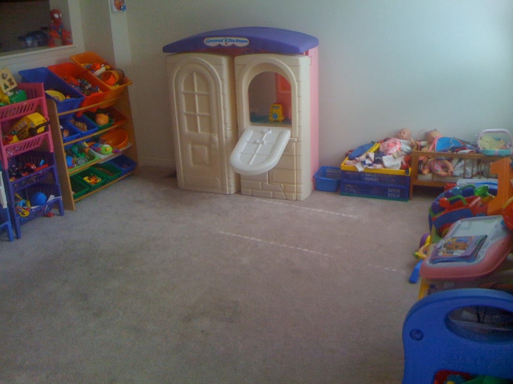GS LITTLE BLOSSOMS DAYCARE | 3034 Mission Hill Dr, Mississauga, ON L5M 0C1, Canada | Phone: (416) 949-6212