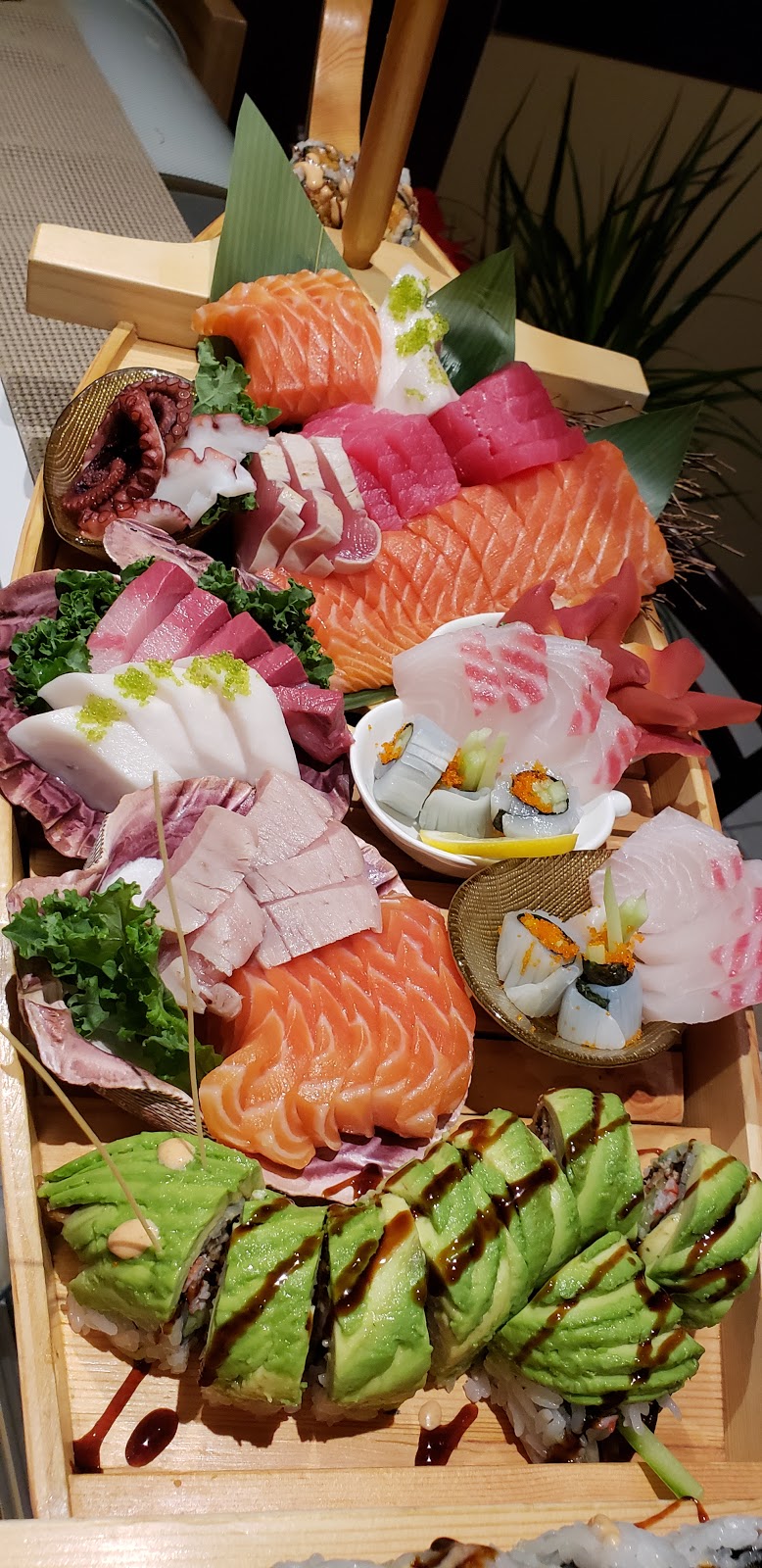 Doma Sushi | Canada, Ontario, Burlington, Unit B16 3450 Dundas Street Burlington | Phone: (905) 336-0511