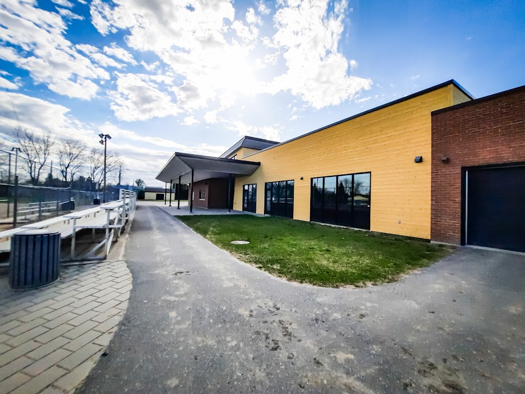 Douville Recreation Center | 5065 Rue Gouin, Saint-Hyacinthe, QC J2S 1E3, Canada | Phone: (450) 773-7811