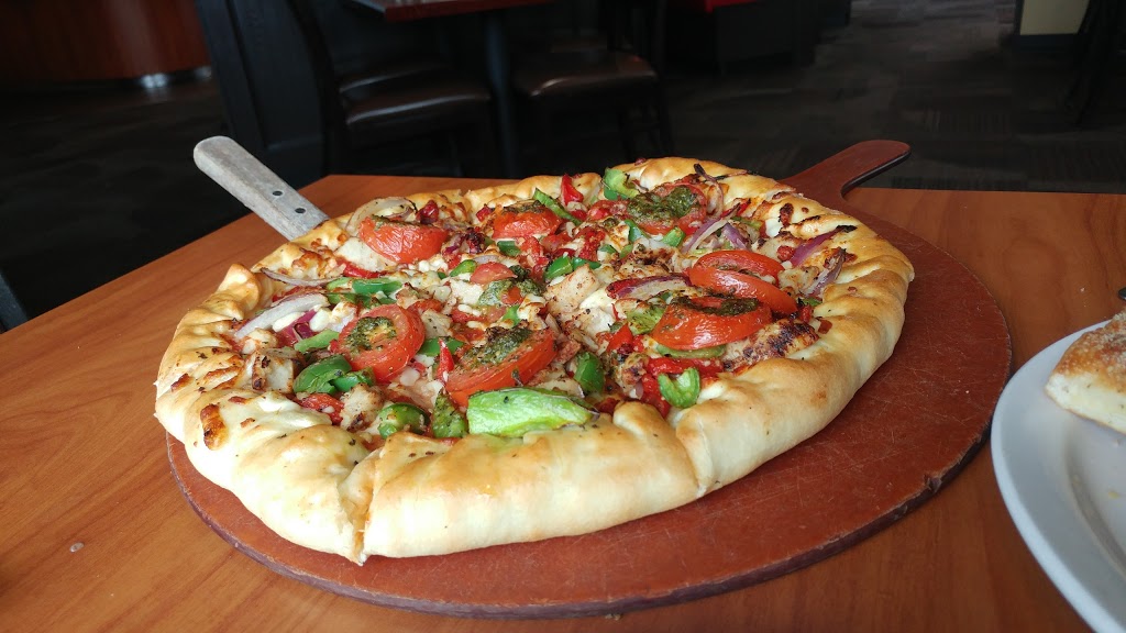 Pizza Hut | 1347 Henderson Hwy, Winnipeg, MB R2G 1M5, Canada | Phone: (204) 953-4137