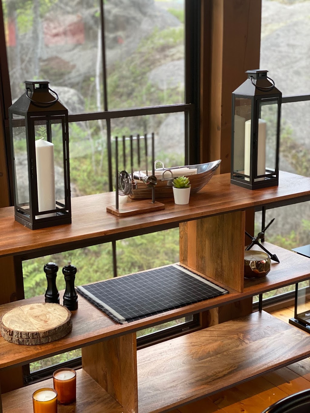 Lodge on the Rocks | 168 Chemin du Lac Gervais, Labelle, QC J0T 1H0, Canada | Phone: (514) 995-8933