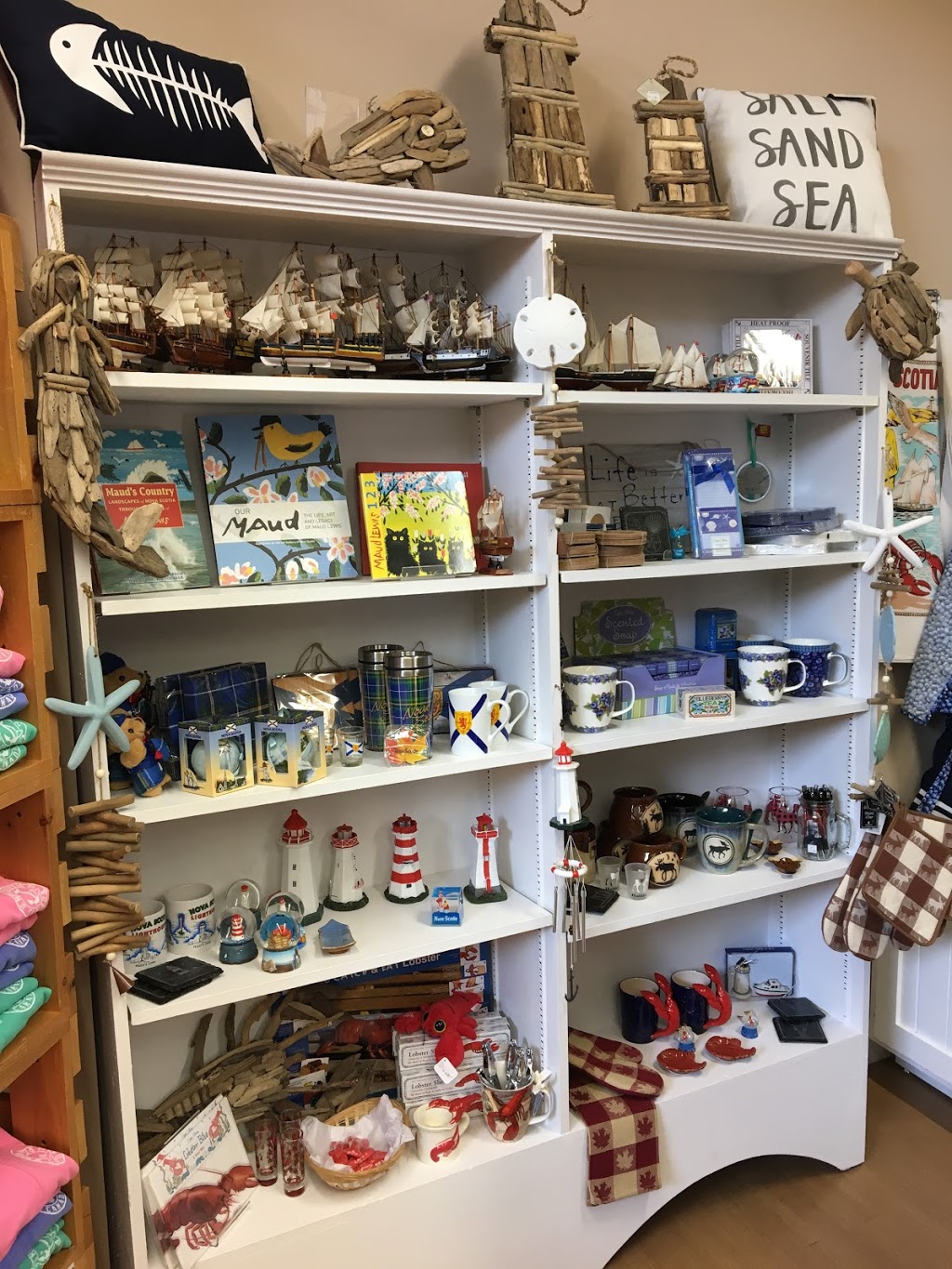 Nova Scotia Visitor Gift Shop | Cumberland Loop, Amherst, NS B4H 3Y5, Canada | Phone: (902) 667-2832