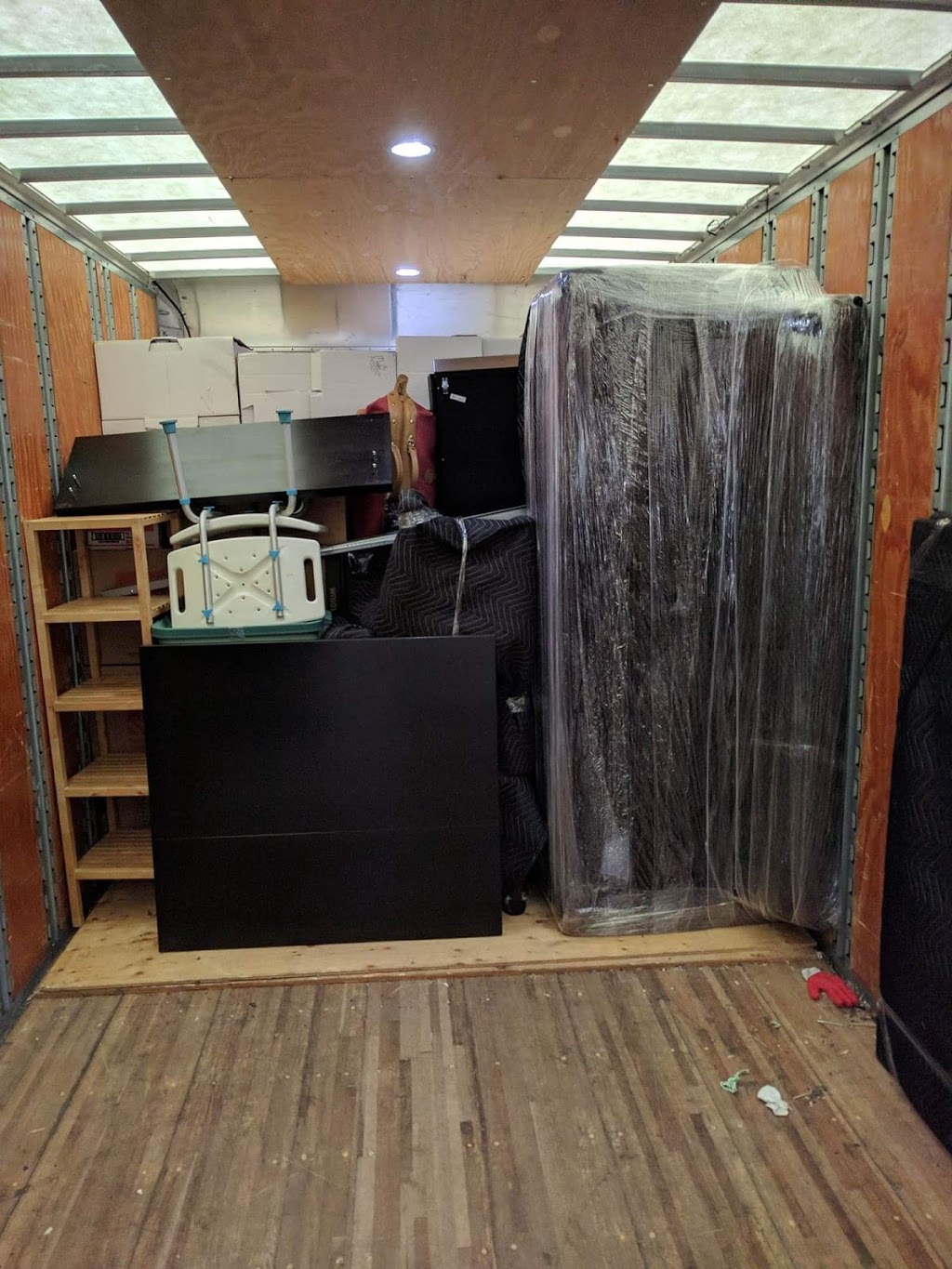 Lake Simcoe Movers | 17 Alice Ave, Keswick, ON L4P 3C8, Canada | Phone: (647) 667-4352