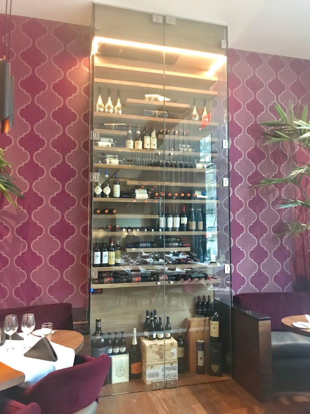 Vitrerie Alfonso Inc. | 1250 Rue Tellier, Laval, QC H7C 2H2, Canada | Phone: (514) 323-3680