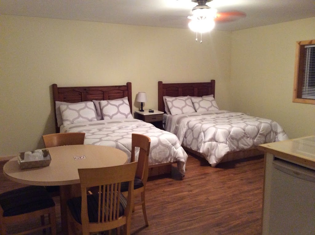 Tay Motel | 3015 Mayhew Rd, Waubaushene, ON L0K 2C0, Canada | Phone: (705) 538-2261