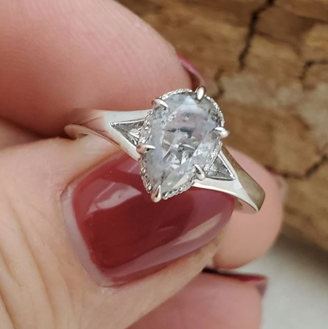 Poag James O Jewellers Ltd | 94 Frank St, Strathroy, ON N7G 2R6, Canada | Phone: (519) 245-1040