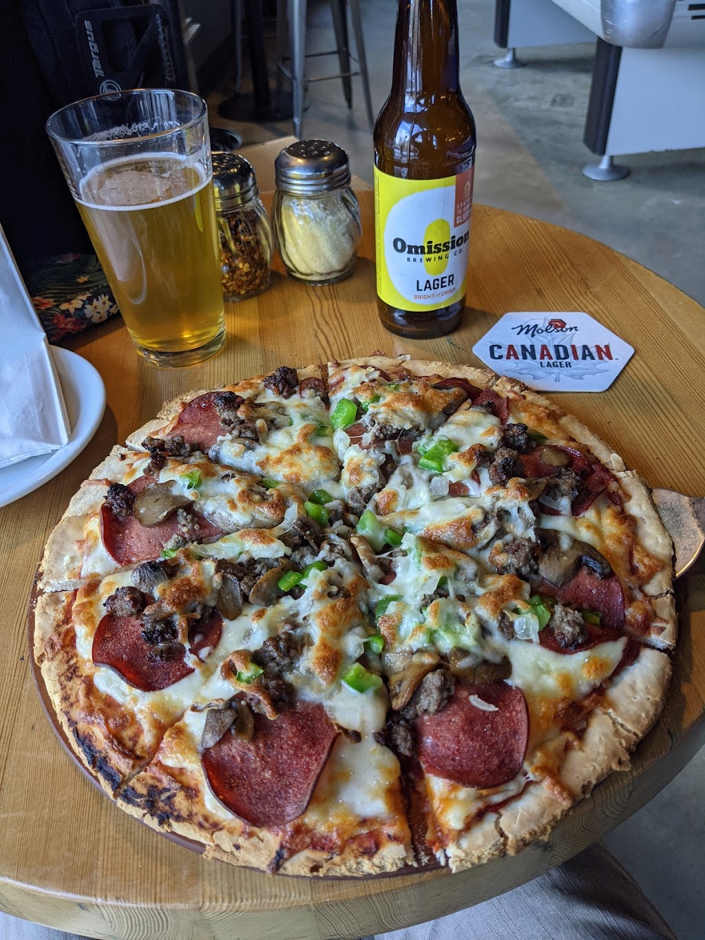 Garage Sports Bar | 200 Barclay Parade SW, Calgary, AB T2P 4R5, Canada | Phone: (403) 262-6762