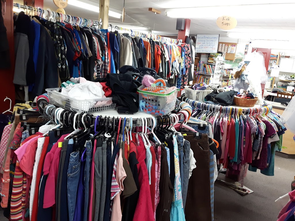 Friperie boomrang loulou | 10745 Boulevard de lOrmière, Québec, QC G2B 3L5, Canada | Phone: (418) 842-0211
