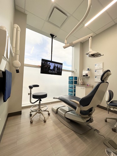Smiles Dental Group - Edmonton Dentist | 4526 Calgary Trail NW, Edmonton, AB T6H 4A6, Canada | Phone: (587) 410-5994