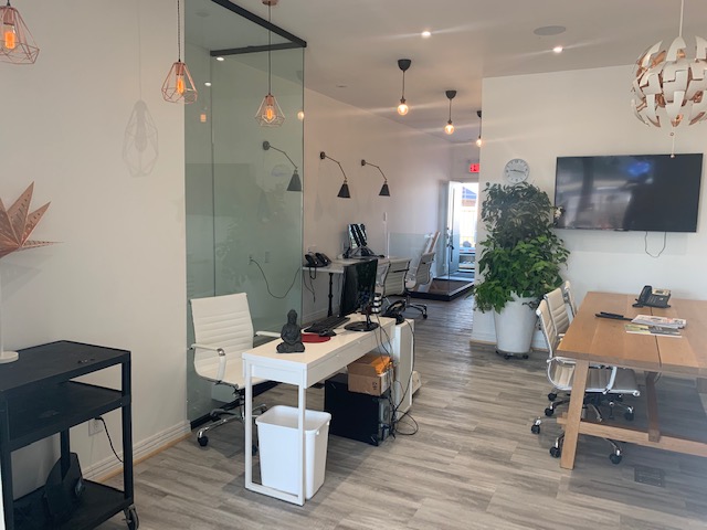 Remax Equinox | 392 Browns Line, Etobicoke, ON M8W 1T8, Canada | Phone: (416) 746-1551