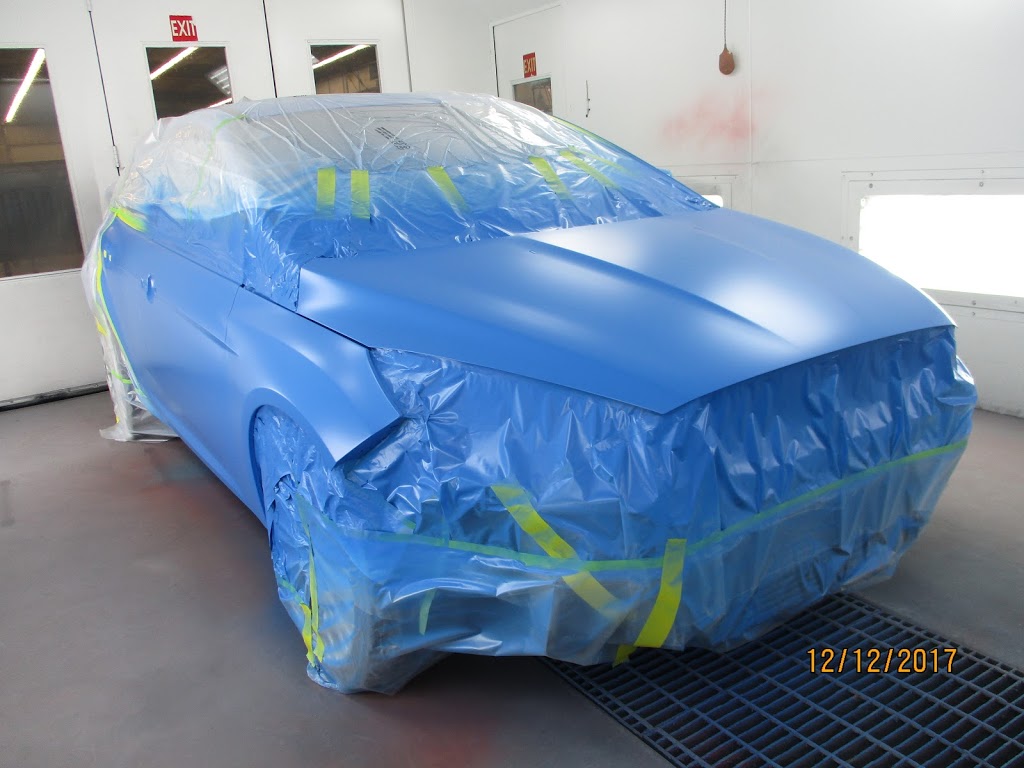 Funks Autobody Ltd | 2 Industrial Rd, Steinbach, MB R5G 1W7, Canada | Phone: (204) 346-1915