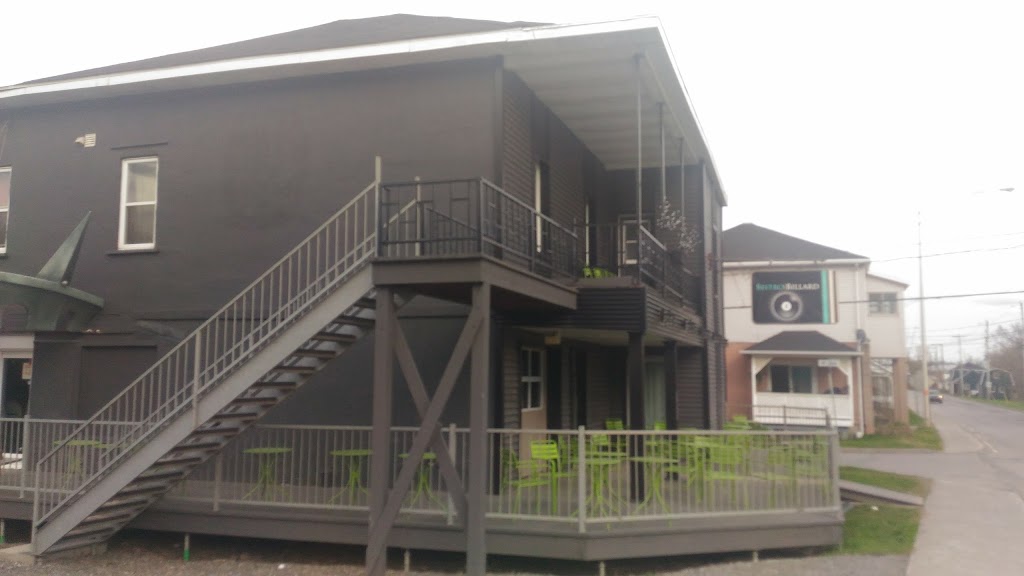 Bistro Billard 8 | 956 Rte du Président-Kennedy, Scott, QC G0S 3G0, Canada | Phone: (418) 387-5513