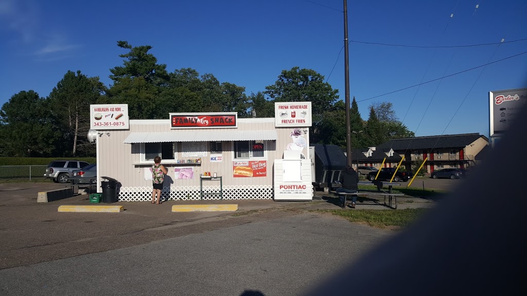 Family Fry Shack | Stewart St, Renfrew, ON K7V 1Y4, Canada | Phone: (343) 361-0875
