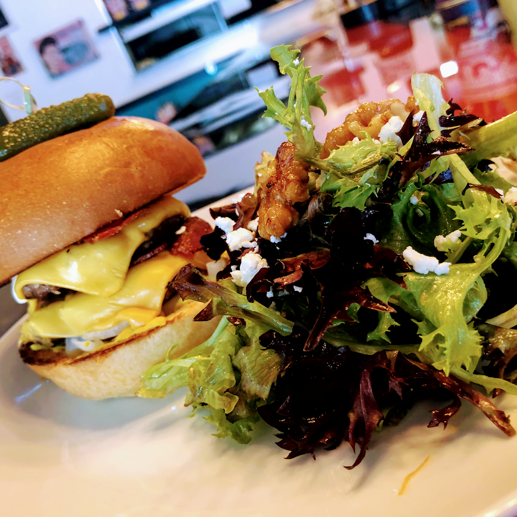 Magic Cattle Guard Diner | 1240 Alpine Road Unit 12, Sun Peaks, BC V0E 5N0, Canada | Phone: (250) 578-0853