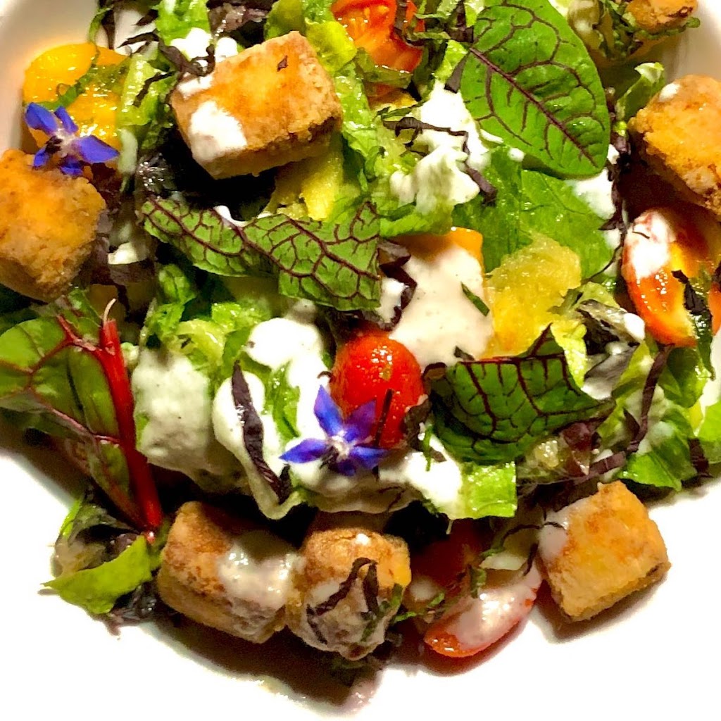 Eat At Red Bay Lodge | 462 Huron Rd, Mar, ON N0H 1X0, Canada | Phone: (226) 910-1099