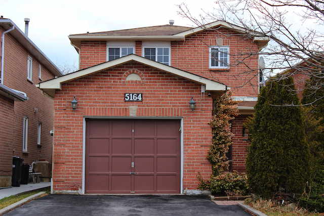 Bookastay.CA | 5164 Palomar Crescent, Mississauga, ON L5R 2W9, Canada | Phone: (416) 580-3700