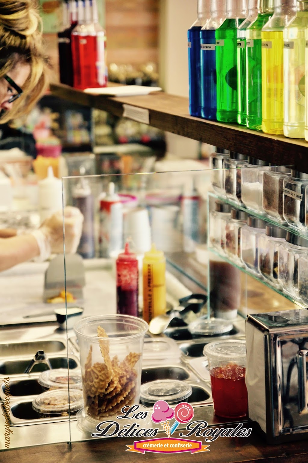 CrèmerieCafé Les Délices Royales 6395 Ave Royale, L'AngeGardien, QC
