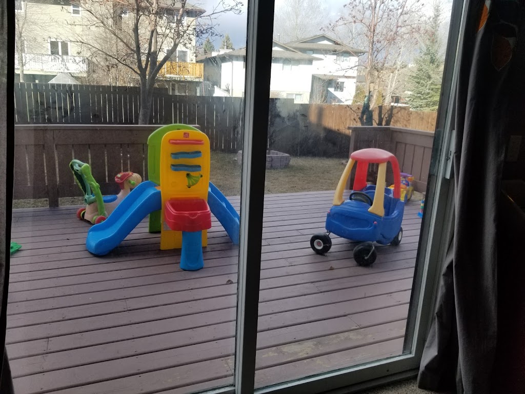 Dayhome in Edgemont NW | 292 Edgehill Dr NW, Calgary, AB T3A 2S3, Canada | Phone: (403) 351-1177