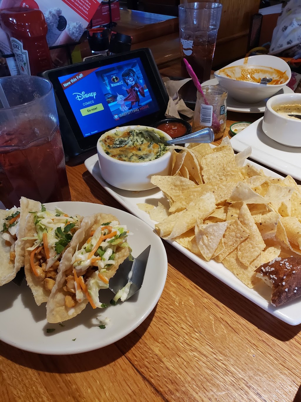 Applebees Grill + Bar | 3700 Pine Grove Ave, Port Huron, MI 48060, USA | Phone: (810) 984-5682
