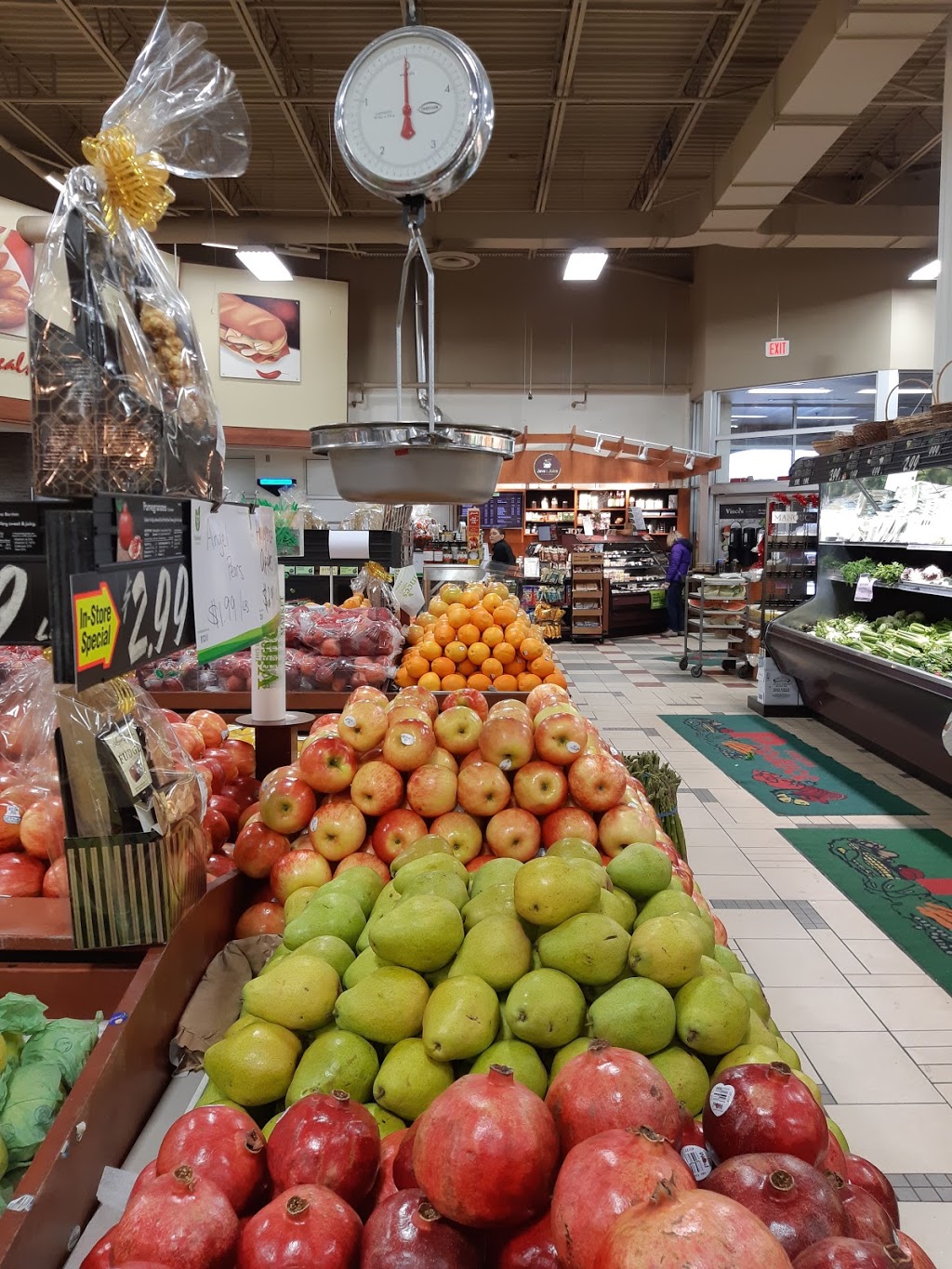 Vinces Market Uxbridge | 234 Toronto St S, Uxbridge, ON L9P 0C4, Canada | Phone: (905) 852-2442