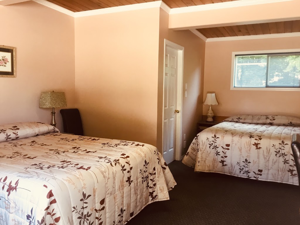 Apple Grove Motel | 6000 50 St NE, Canoe, BC V0E 1K0, Canada | Phone: (250) 832-6955