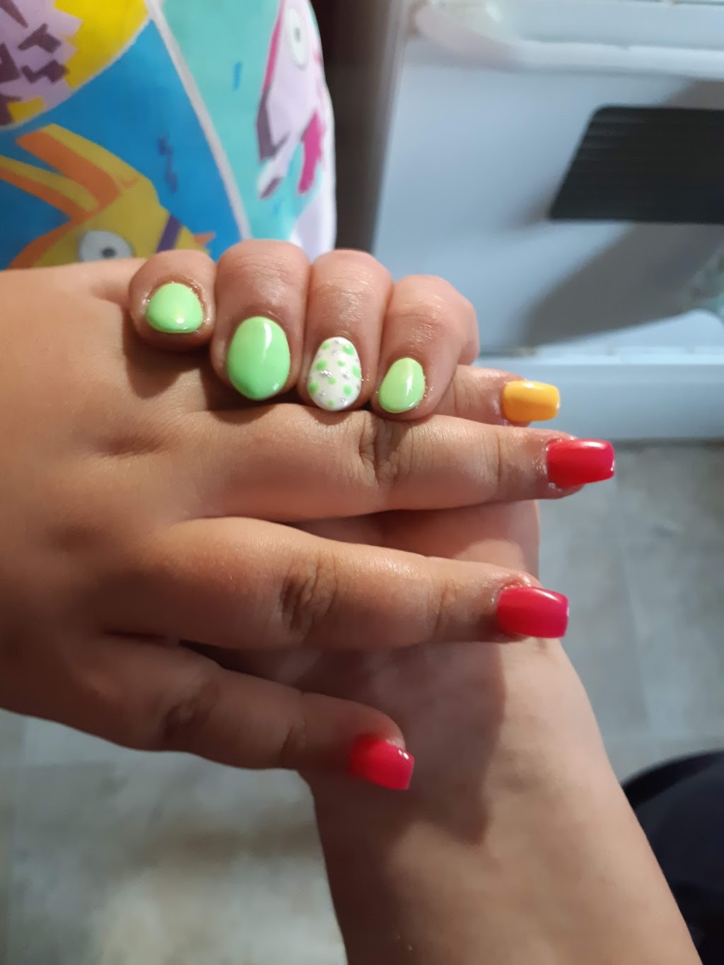 Rose Nails | 7000 McLeod Rd, Niagara Falls, ON L2G 7K3, Canada | Phone: (905) 353-8170