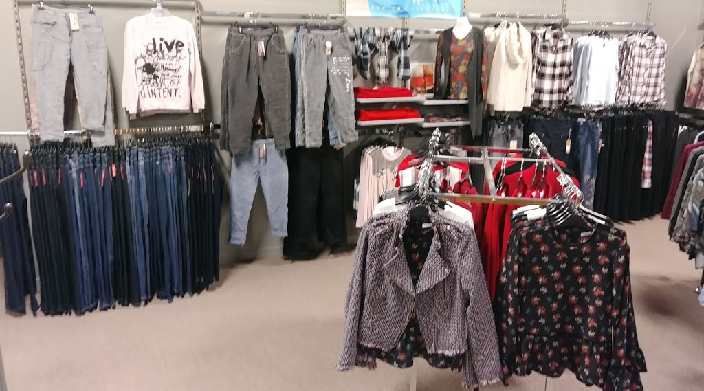 Vêtements mode Duclos | 987 Avenue Bergeron, Saint-Agapit, QC G0S 1Z0, Canada | Phone: (418) 888-3942