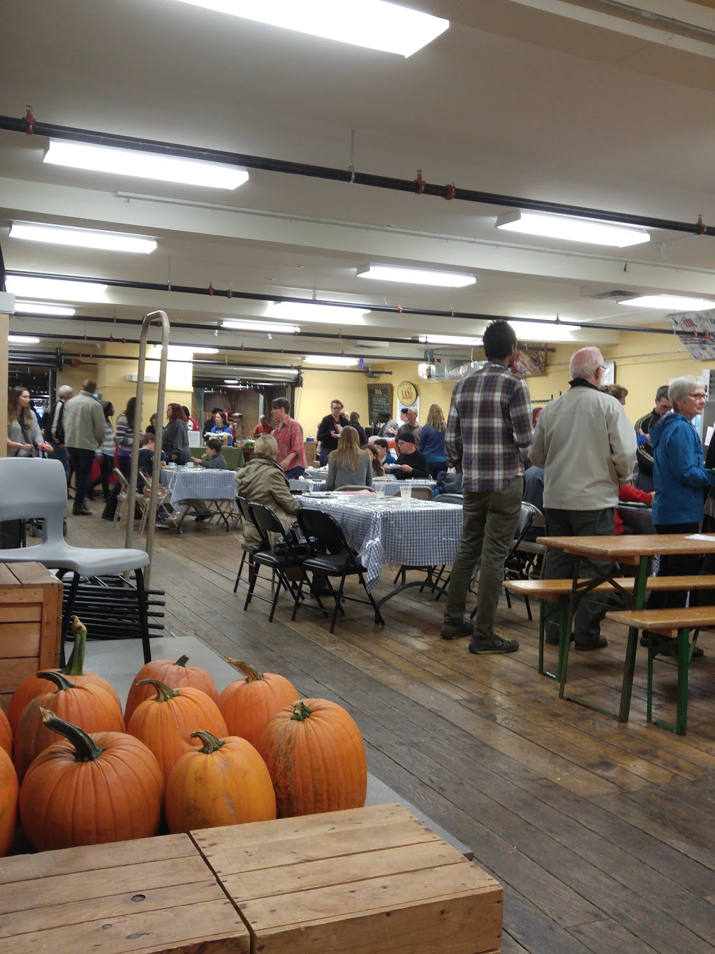 Wolfville Farmers Market | 24 Elm Ave, Wolfville, NS B4P 1Z9, Canada | Phone: (902) 697-3344