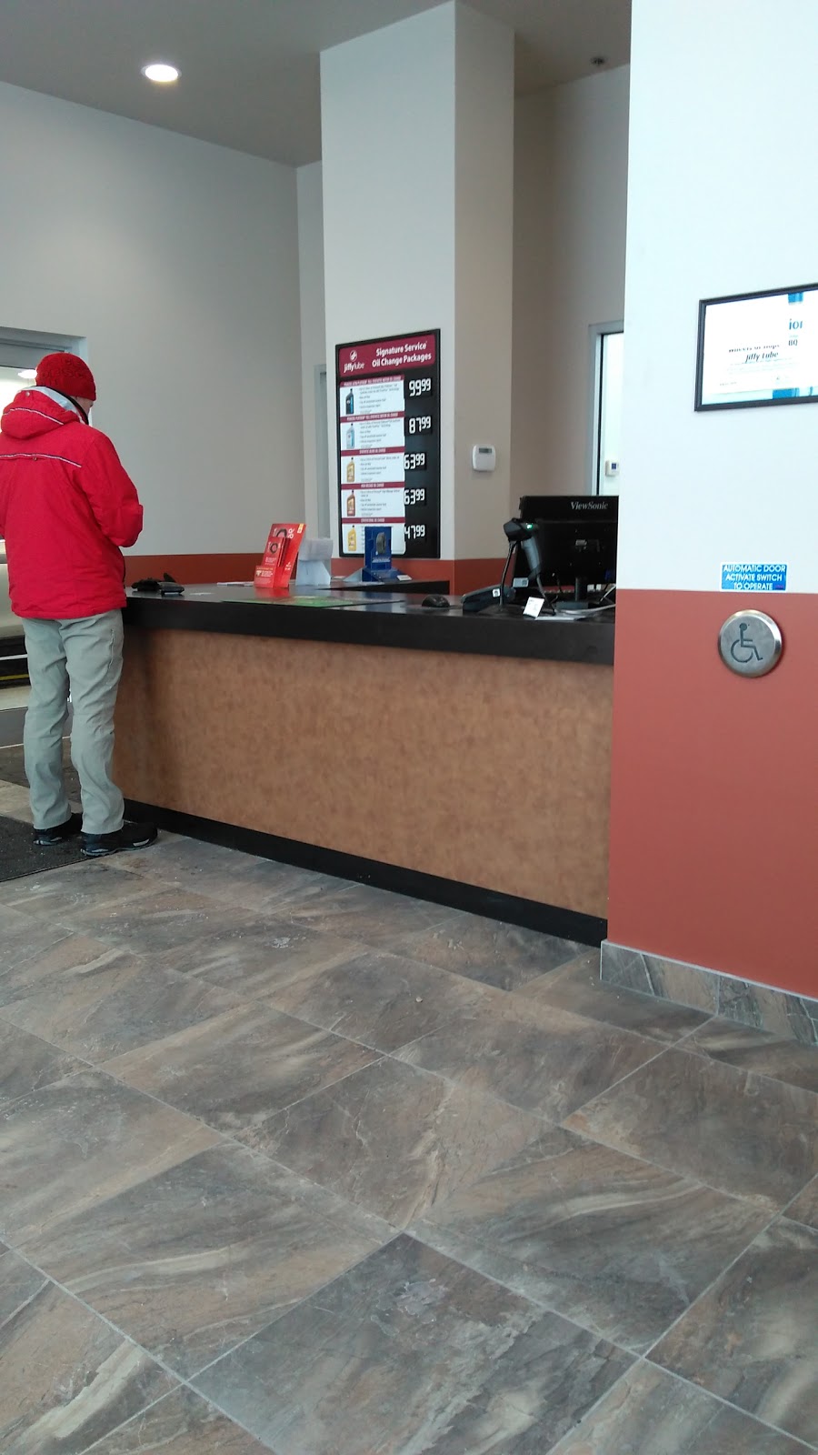 Jiffy Lube | 1180 Terry Fox Dr, Stittsville, ON K2S 1B9, Canada | Phone: (613) 591-0271