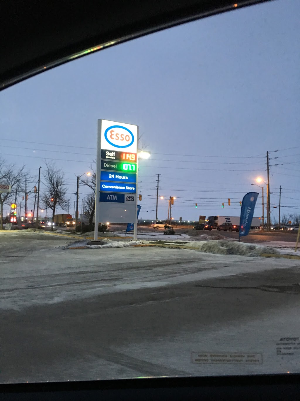 Esso | 5981 Mayfield Rd, Brampton, ON L6T 3Z8, Canada | Phone: (905) 792-8884