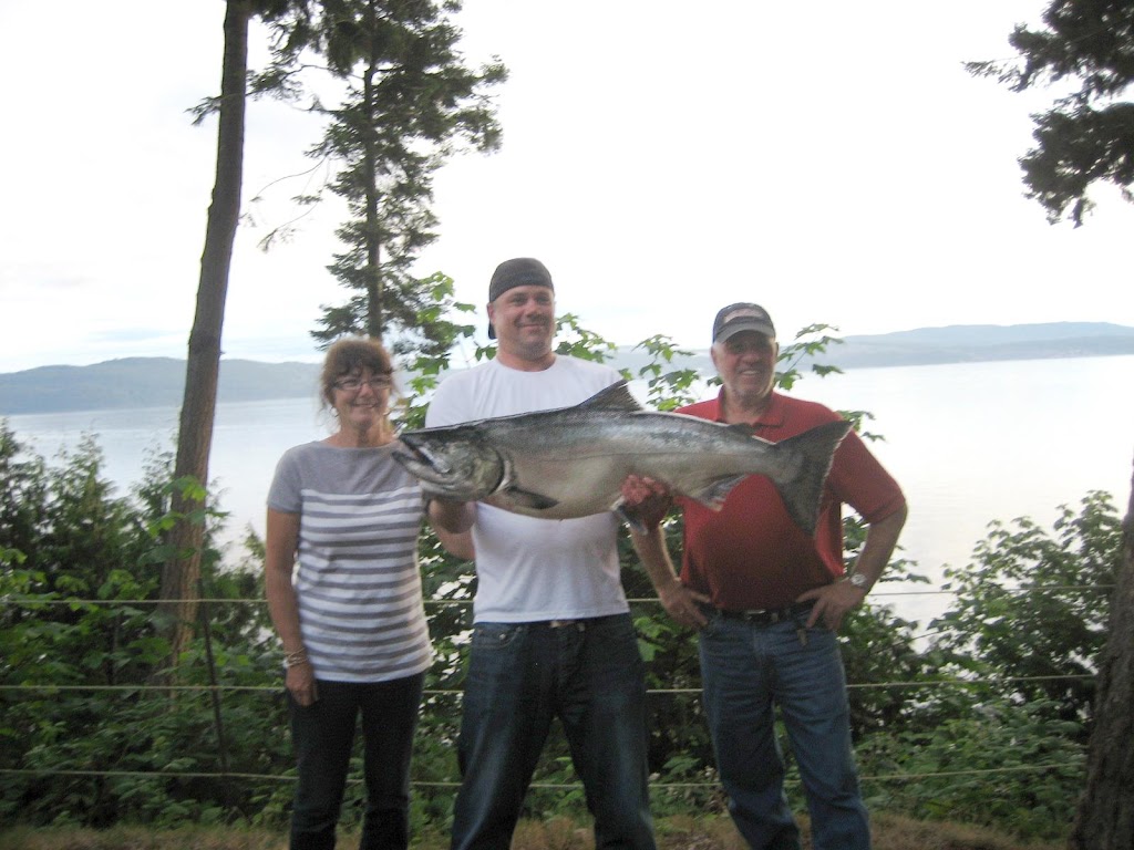 Garnet Rock Oceanside Resort | 8425 Sunshine Coast Hwy, Powell River, BC V8A 4Z2, Canada | Phone: (604) 487-9535