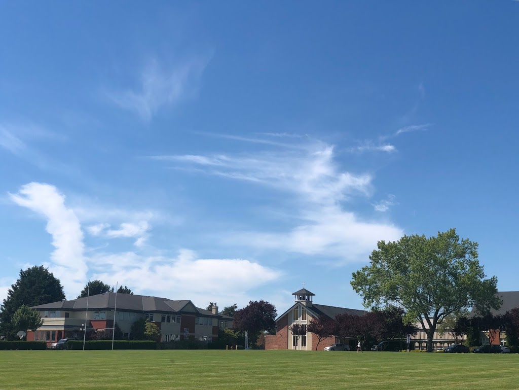 St. Michaels University School | 3400 Richmond Rd, Victoria, BC V8P 4P5, Canada | Phone: (250) 592-2411