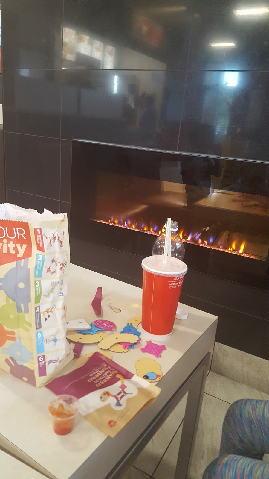 Wendys | 1530 North Service Rd W, Oakville, ON L6M 4A1, Canada | Phone: (905) 465-3989