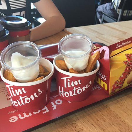 Tim Hortons | 246 Bloor St W, Toronto, ON M5S 1V4, Canada | Phone: (416) 924-8188