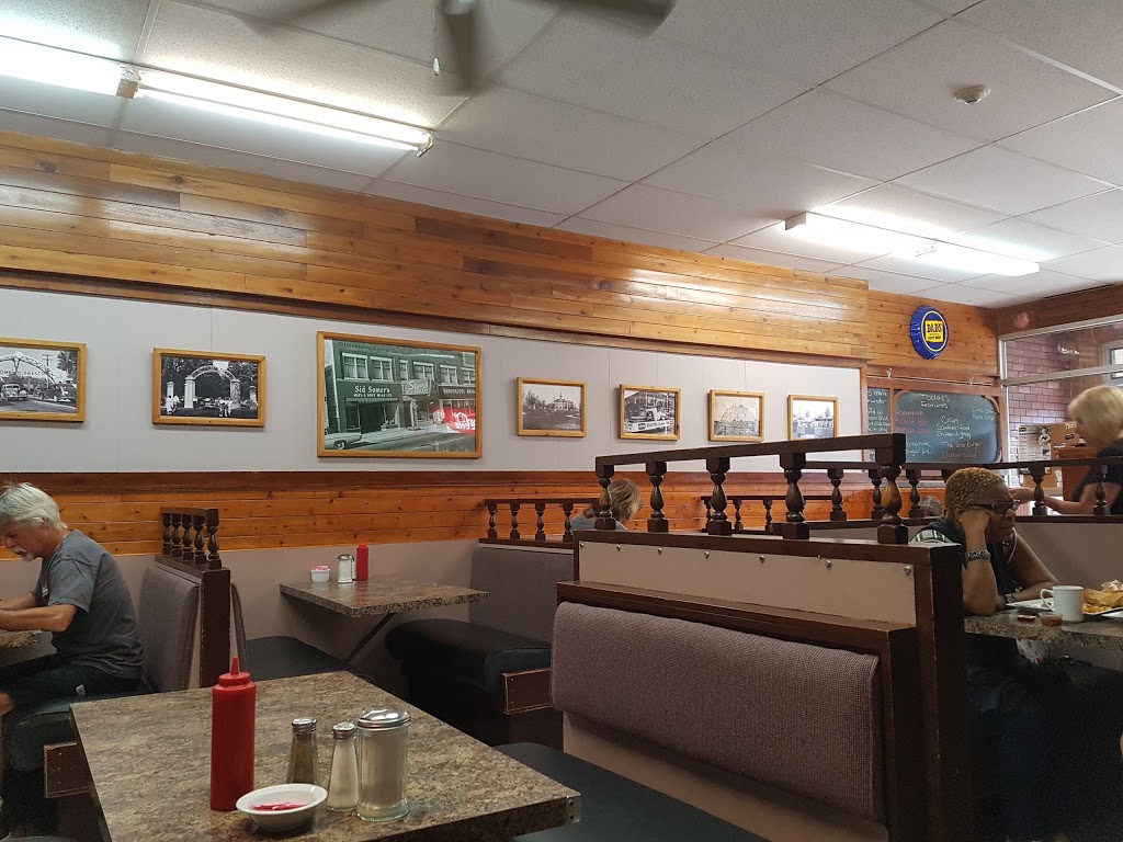 Cambridge Restaurant | 752 King St E, Cambridge, ON N3H 3N9, Canada | Phone: (519) 653-4455
