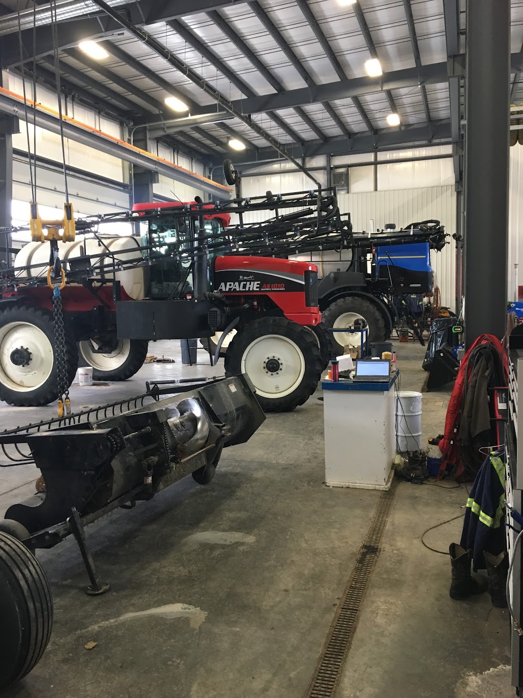 Rocky Mountain Equipment | 32580 11 Range Rd #207, Olds, AB T4H 1P3, Canada | Phone: (403) 556-3939