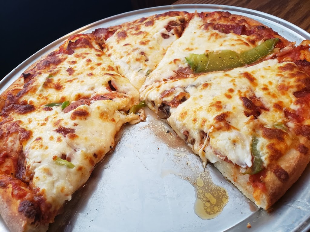 Diamond Bar B Q & Pizzeria | 125 Boulevard Arthur-Sauvé, Saint-Eustache, QC J7P 2A3, Canada | Phone: (450) 473-6891