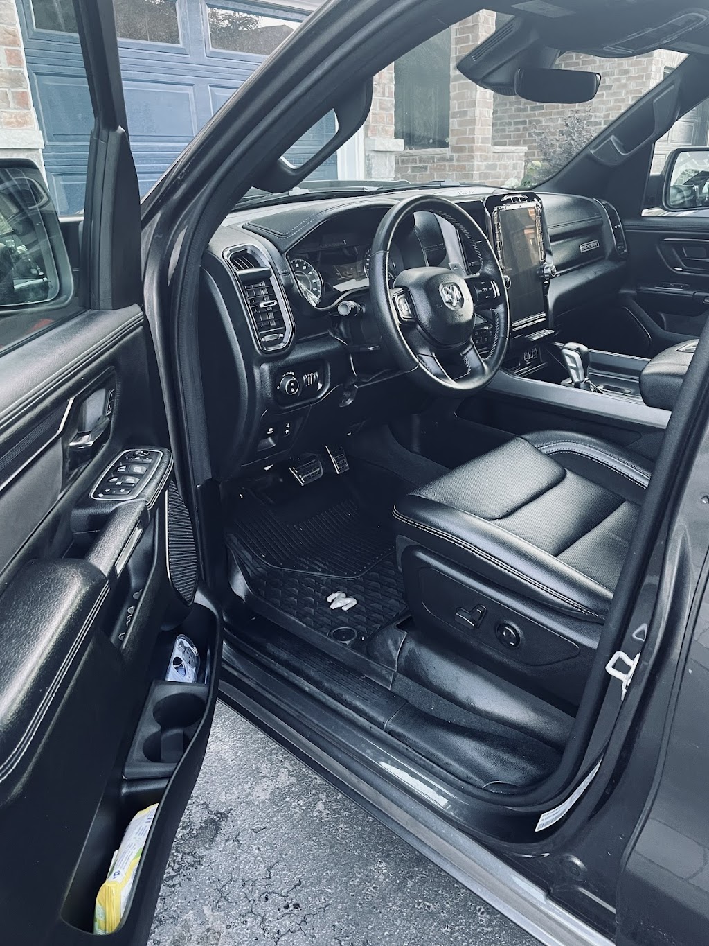 Fresh Detailers | 39 Elysian Fields Cir, Brampton, ON L6Y 0C3, Canada | Phone: (647) 804-1984