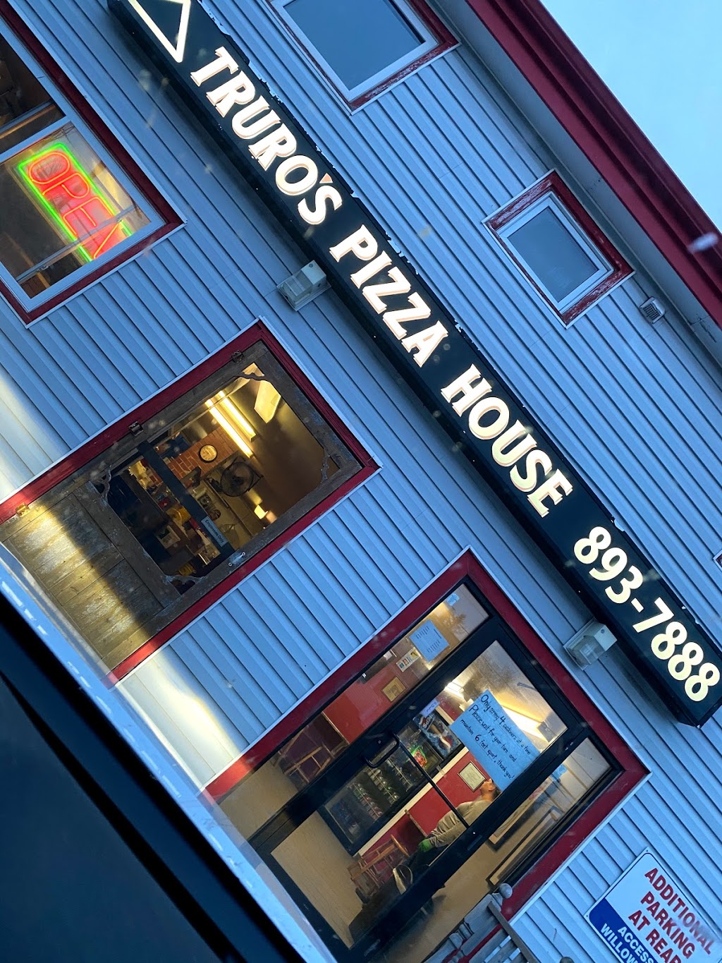 Truros Pizza House | 250 Willow St, Truro, NS B2N 5A2, Canada | Phone: (902) 893-7888