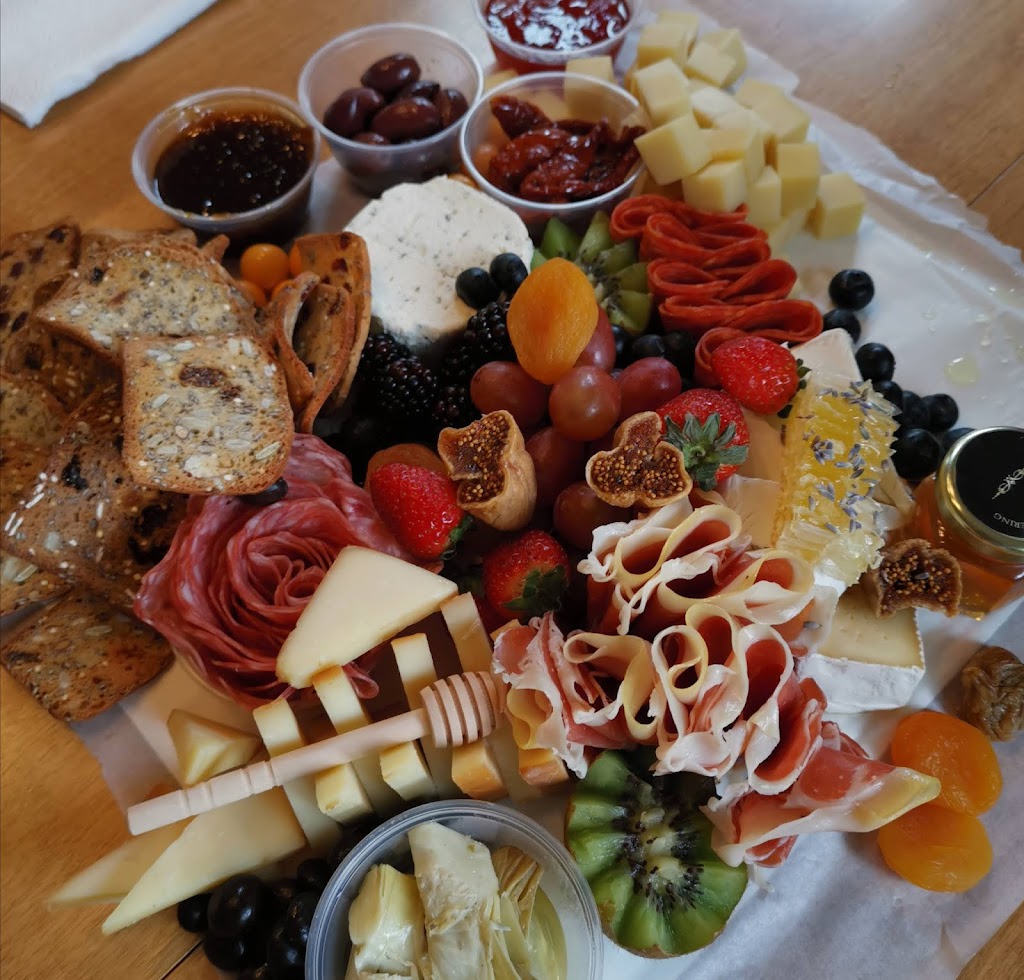 Charcuterie Pickering | 1240 Ilona Park Rd, Pickering, ON L1W 1E4, Canada | Phone: (416) 543-4010