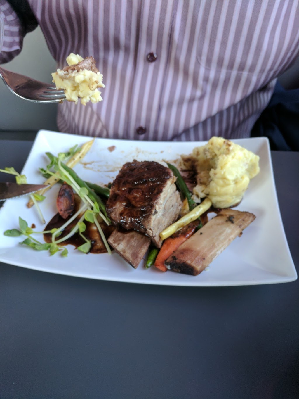 Table 32 Foodbar | 32 Stanley St, Ayr, ON N0B 1E0, Canada | Phone: (519) 394-3232