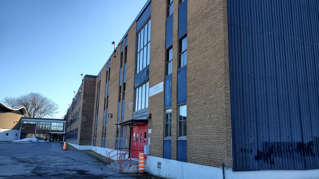 Sources Adult and Career Centre | 5080 Bd des Sources, Pierrefonds-Roxboro, QC H8Z 1M4, Canada | Phone: (514) 798-8798