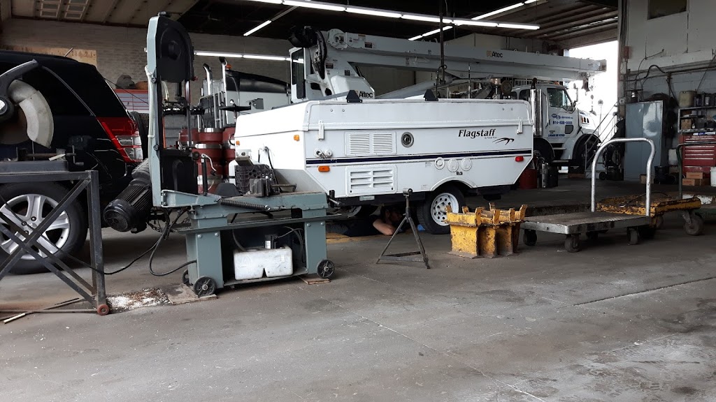 Ressorts Rive Sud Ltd - Centre TruckPro | Entrée sur la rue J.-A.-Bombardier, 1570-C Bd de Montarville, Boucherville, QC J4B 5Y3, Canada | Phone: (450) 641-1304