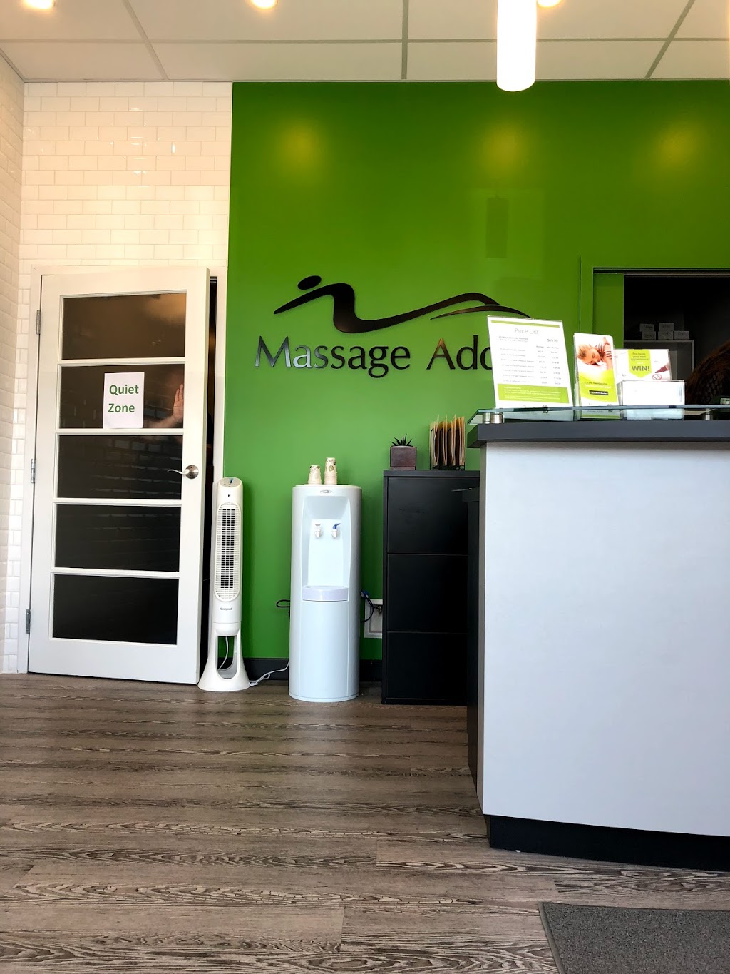 Massage Addict | 2455 Kingston Rd, Scarborough, ON M1N 1V4, Canada | Phone: (416) 519-8586