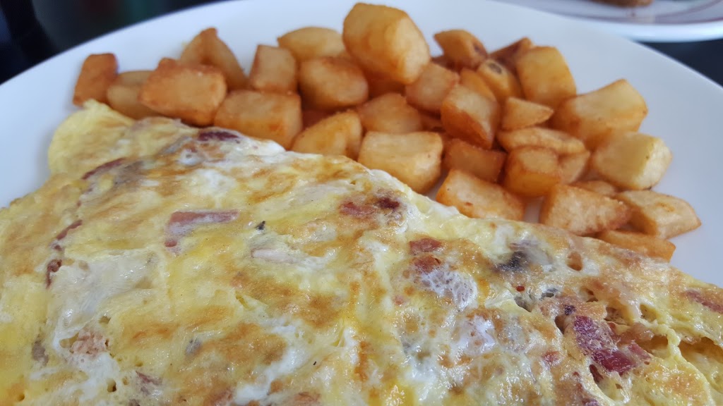 Da Bean Cafe & Grill | 15400 Hurontario St, Caledon, ON L7C 2C3, Canada | Phone: (905) 838-1888
