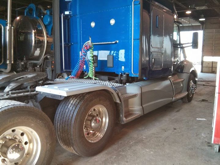 Bogar Truck Parts & Service Inc. | 2105 Huron Church Rd, Windsor, ON N9C 2L6, Canada | Phone: (519) 972-8666