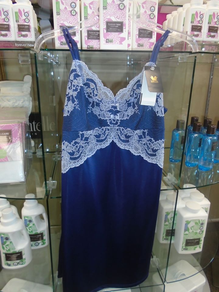 The Delicate Touch | 3877 Dougall Ave, Windsor, ON N9G 1X3, Canada | Phone: (519) 972-9675