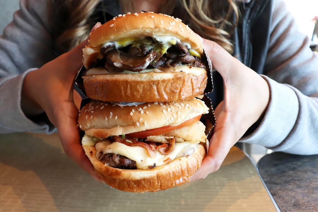 Fatburger Sundance | 15 Sunpark Plaza SE #3111, Calgary, AB T2X 0M5, Canada | Phone: (587) 352-5860