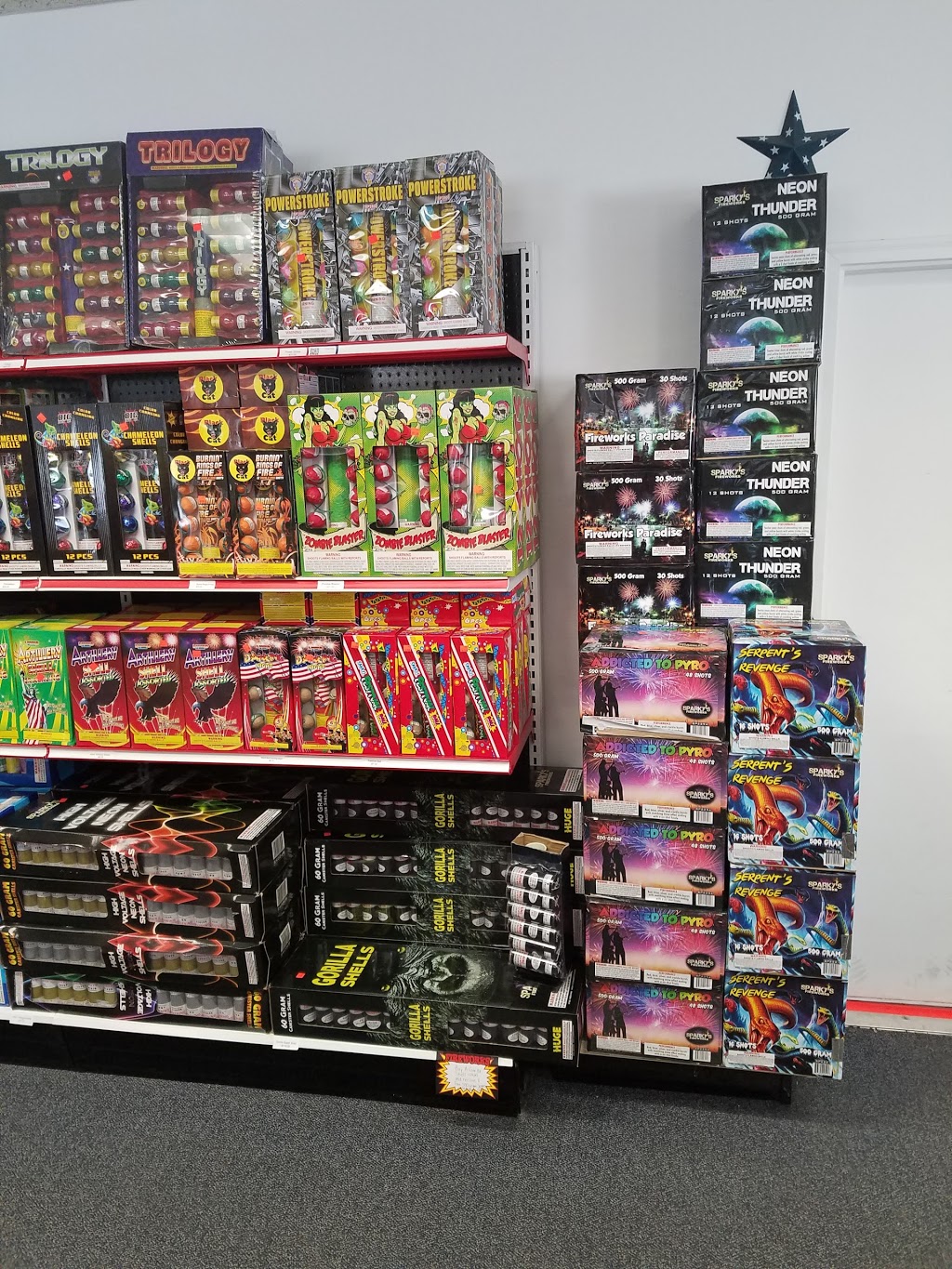 R&R Fireworks LLC | 4384 Lapeer Rd, Port Huron, MI 48060, USA | Phone: (810) 531-4637