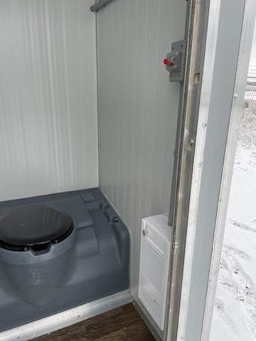 Deluxe Portable | 6302 34 Ave, Drayton Valley, AB T7A 1S1, Canada | Phone: (780) 621-1903